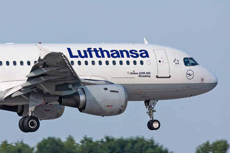 Airbus A319-114 - D-AILT operated by Lufthansa