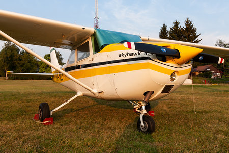 Cessna 172L Skyhawk - HA-SLE operated by Private operator