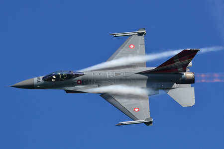 Album 'F-16 Fighting Falcon' by Vladimir Vido