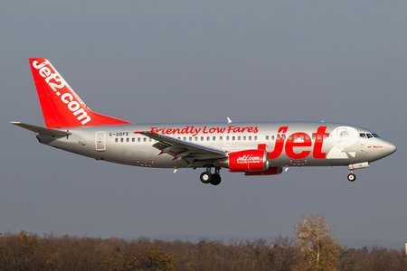Boeing 737-300 - G-GDFE operated by Jet2