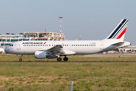 Airbus A320-214 - F-HEPD operated by Air France
