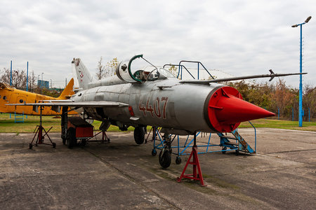 Mikoyan-Gurevich MiG-21MF - 4407 operated by Magyar Néphadsereg (Hungarian People's Army)