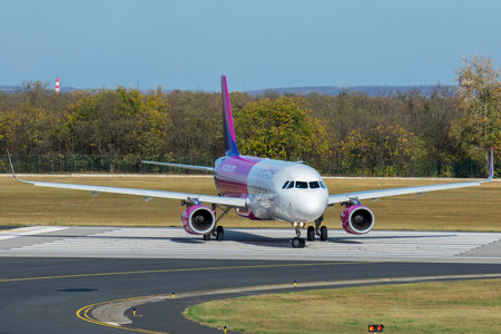 Airbus A320-232 - HA-LWR operated by Wizz Air