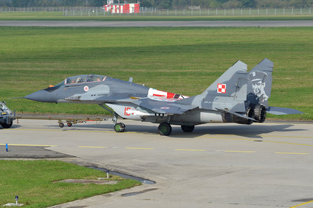 Mikoyan-Gurevich MiG-29UB - 15 operated by Siły Powietrzne Rzeczypospolitej Polskiej (Polish Air Force)