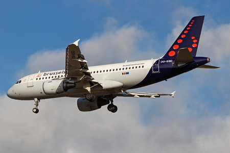 Airbus A319-112 - OO-SSD operated by Brussels Airlines