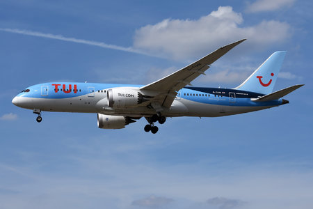 Boeing 787-8 Dreamliner - G-TUIB operated by TUIfly