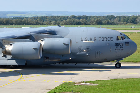 Boeing C-17A Globemaster III - 09-9209 operated by US Air Force (USAF)