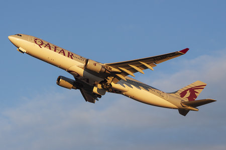Airbus A330-302 - A7-AEH operated by Qatar Airways