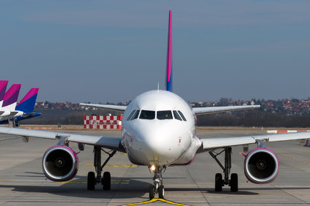 Airbus A320-232 - HA-LYT operated by Wizz Air