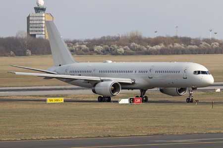 Boeing C-32B - 00-9001 operated by US Air Force (USAF)