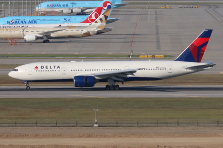 Boeing 777-200ER - N867DA operated by Delta Air Lines