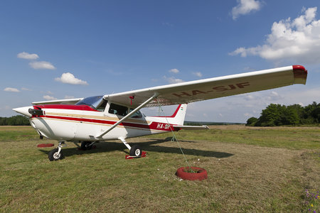 Cessna 172N Skyhawk II - HA-SJF operated by Private operator