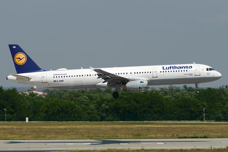 Airbus A321-231 - D-AISB operated by Lufthansa