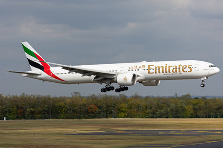 Boeing 777-300ER - A6-EGL operated by Emirates