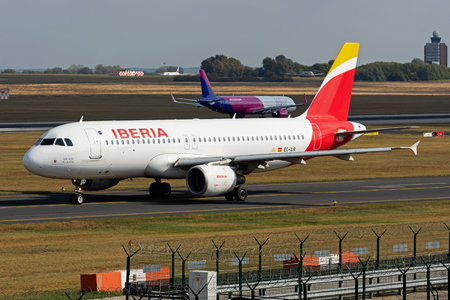 Airbus A320-214 - EC-ILR operated by Iberia