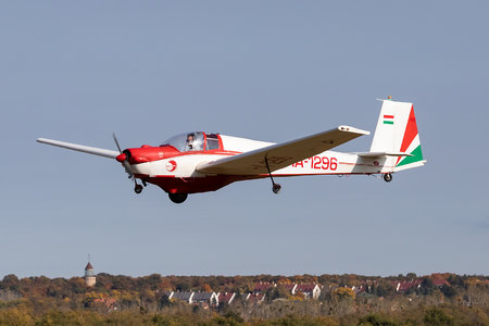 Scheibe SF-25C Falke - HA-1296 operated by Private operator