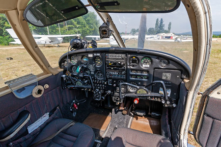 Piper PA-28-140 Cherokee 140 - HA-ERH operated by Magyar Pilóta Akadémia Kft.