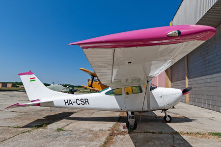 Cessna 182H Skylane - HA-CSR operated by Noir Flight School