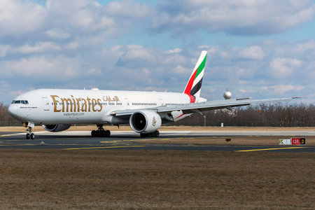 Boeing 777-300ER - A6-EGT operated by Emirates