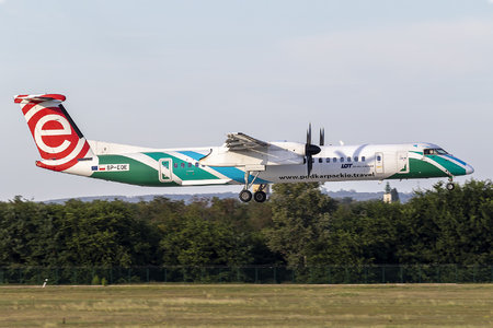 Bombardier DHC-8-Q402 Dash 8 - SP-EQE operated by LOT Polish Airlines