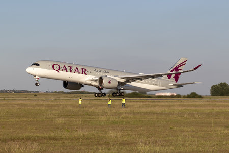 Airbus A350-941 - A7-ALO operated by Qatar Airways