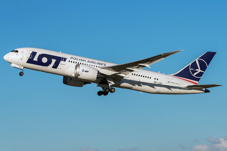 File:LOT Polish Airlines Boeing 787-8 SP-LRE (14020773270).jpg