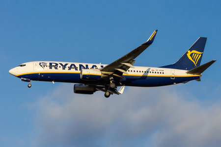 Boeing 737-800 - SP-RSW operated by Ryanair Sun
