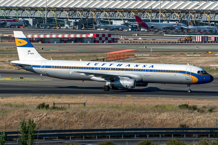 Airbus A321-231 - D-AIDV operated by Lufthansa