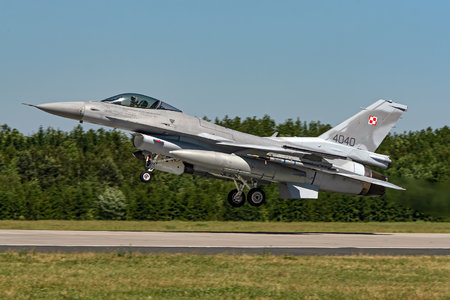 Lockheed Martin F-16C Fighting Falcon - 4040 operated by Siły Powietrzne Rzeczypospolitej Polskiej (Polish Air Force)
