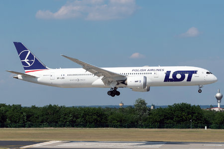 Boeing 787-9 Dreamliner - SP-LSD operated by LOT Polish Airlines