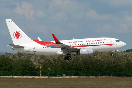 Boeing 737-700 - 7T-VKS operated by Air Algerie