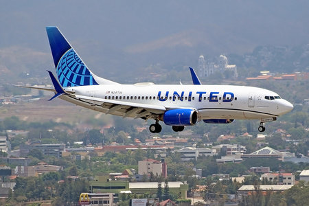 Boeing 737-700 - N24706 operated by United Airlines