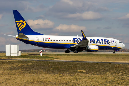 Boeing 737-800 - SP-RSV operated by Ryanair Sun