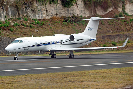 Gulfstream G400 - HI1025 operated by Private operator
