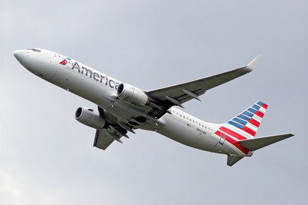Boeing 737-800 - N932AN operated by American Airlines