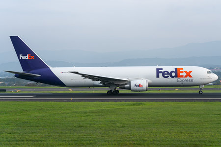 Boeing 767-300F - N122FE operated by FedEx Express