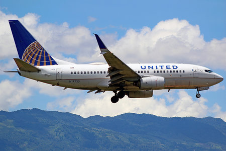 Boeing 737-700 - N17730 operated by United Airlines