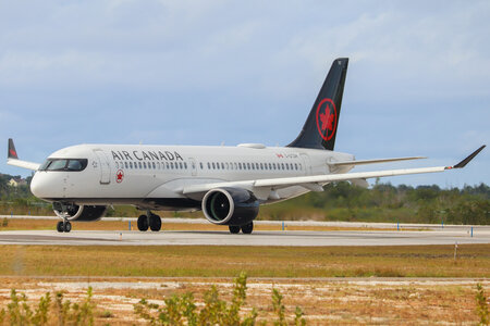 Airbus A220-300 - C-GTZH operated by Air Canada