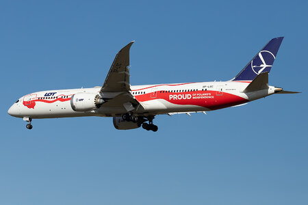 Boeing 787-9 Dreamliner - SP-LSC operated by LOT Polish Airlines