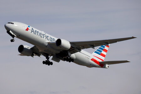 Boeing 777-200ER - N772AN operated by American Airlines