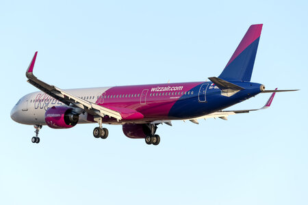 Airbus A321-271NX - 9H-WNB operated by Wizz Air