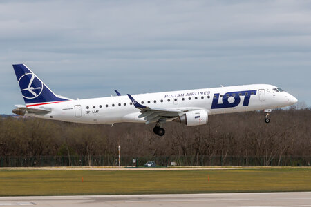 Embraer E190IGW (ERJ-190-100IGW) - SP-LMF operated by LOT Polish Airlines