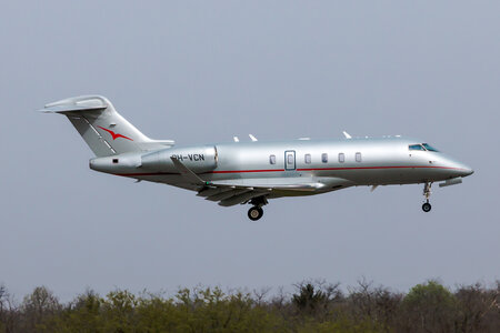 Bombardier Challenger 350 (BD-100-1A10) - 9H-VCN operated by VistaJet