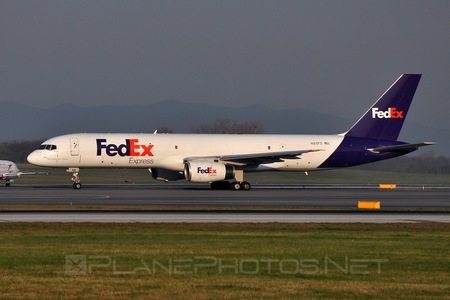 Boeing 757-200 - N915FD operated by FedEx Express
