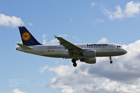 Airbus A319-114 - D-AIBA operated by Lufthansa