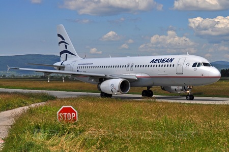 Airbus A320-232 - SX-DGB operated by Aegean Airlines