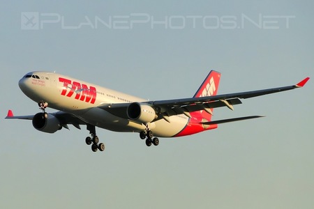 Airbus A330-223 - PT-MVN operated by TAM Linhas Aéreas