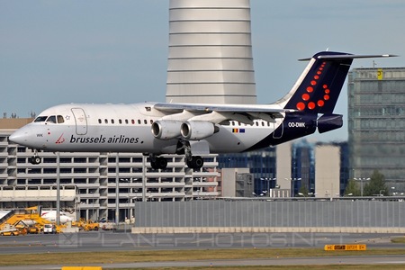 British Aerospace Avro RJ100 - OO-DWK operated by Brussels Airlines