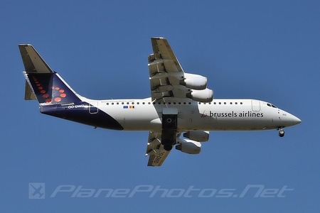 British Aerospace Avro RJ100 - OO-DWD operated by Brussels Airlines