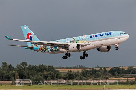 Airbus A330-223 - HL8211 operated by Korean Air